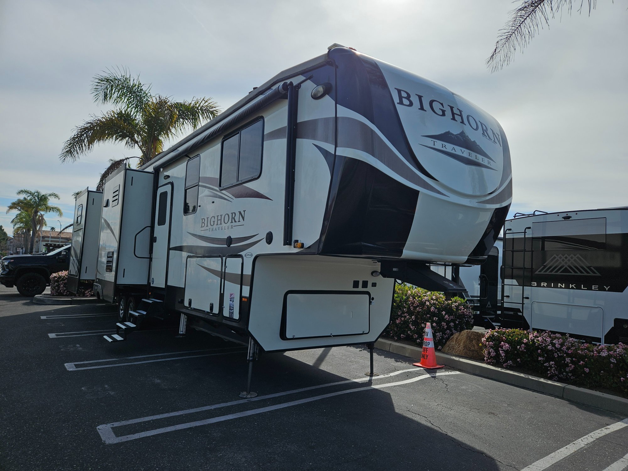 2019 Heartland Rv Bighorn Traveler 38BH in pismo beach CA