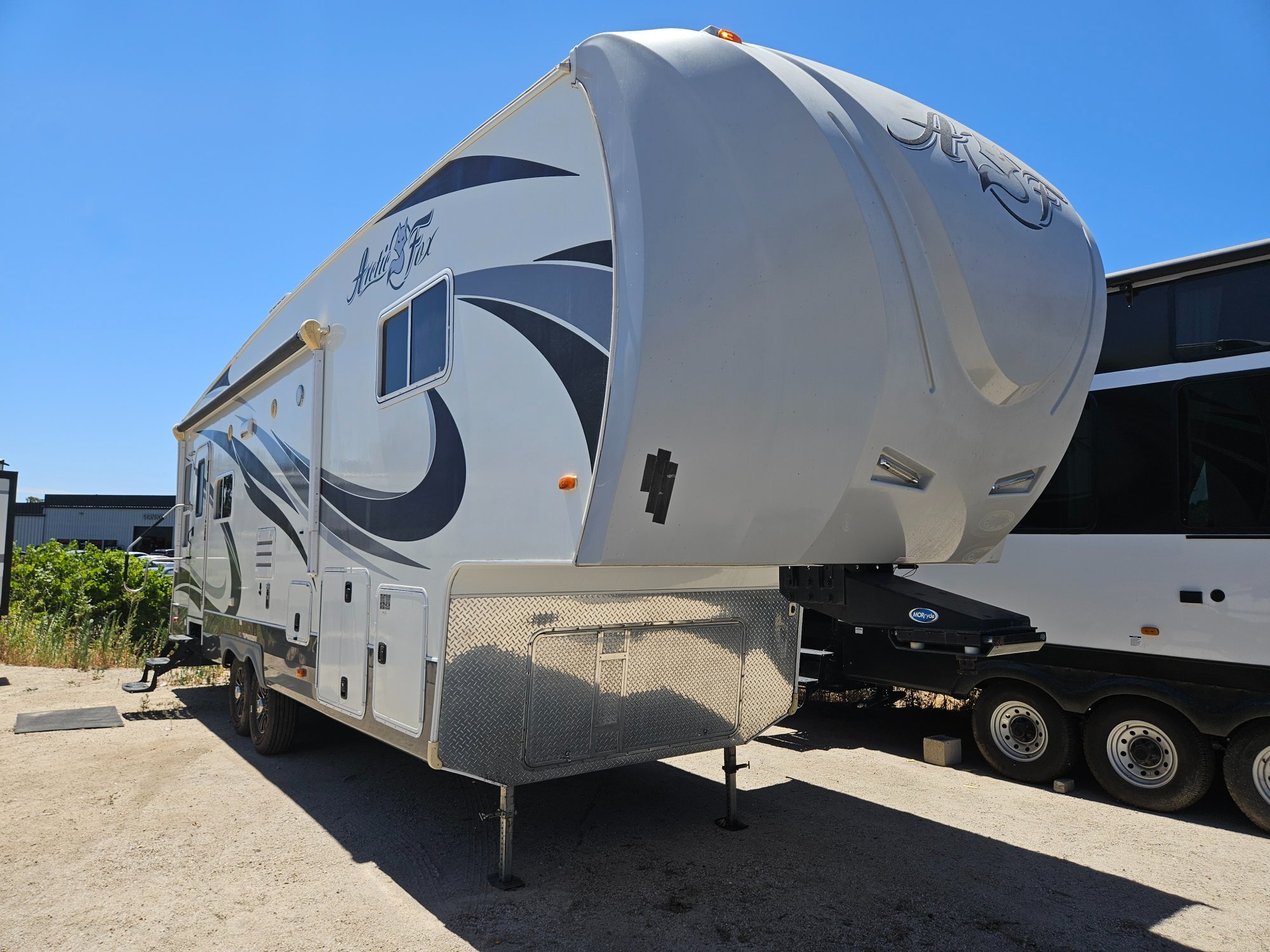 2017 Northwood Mfg Arctic Fox Silver Fox 29-5K RV