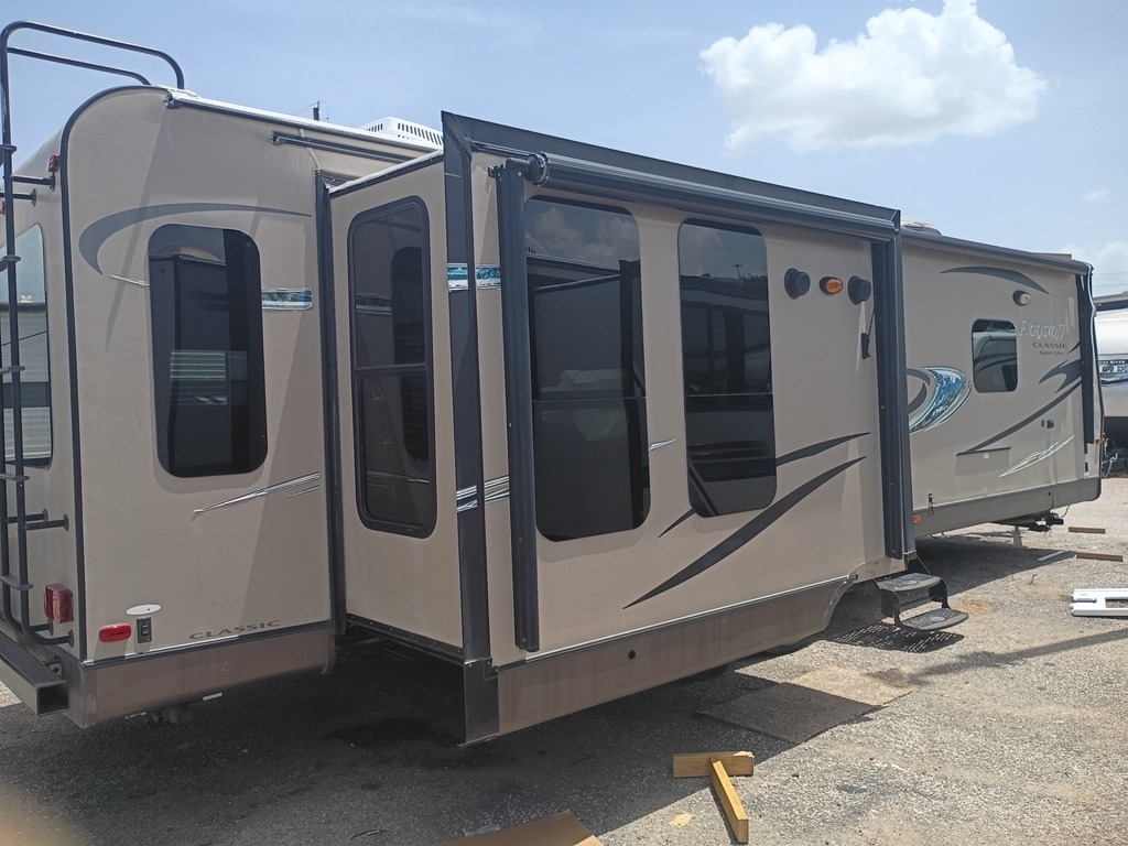 2014 Forest River Flagstaff Classic Super Lite 832IKBS in houston TX
