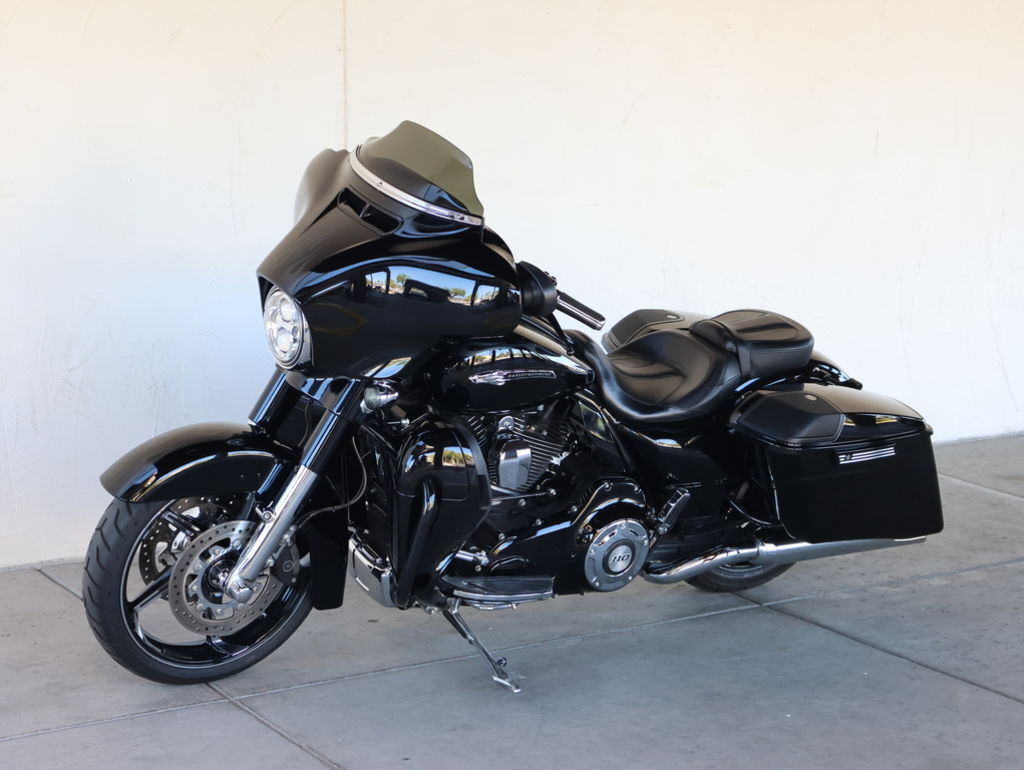 2016 Harley-Davidson® FLHXSE - CVO Street Glide® CVO in Apache Junction, AZ
