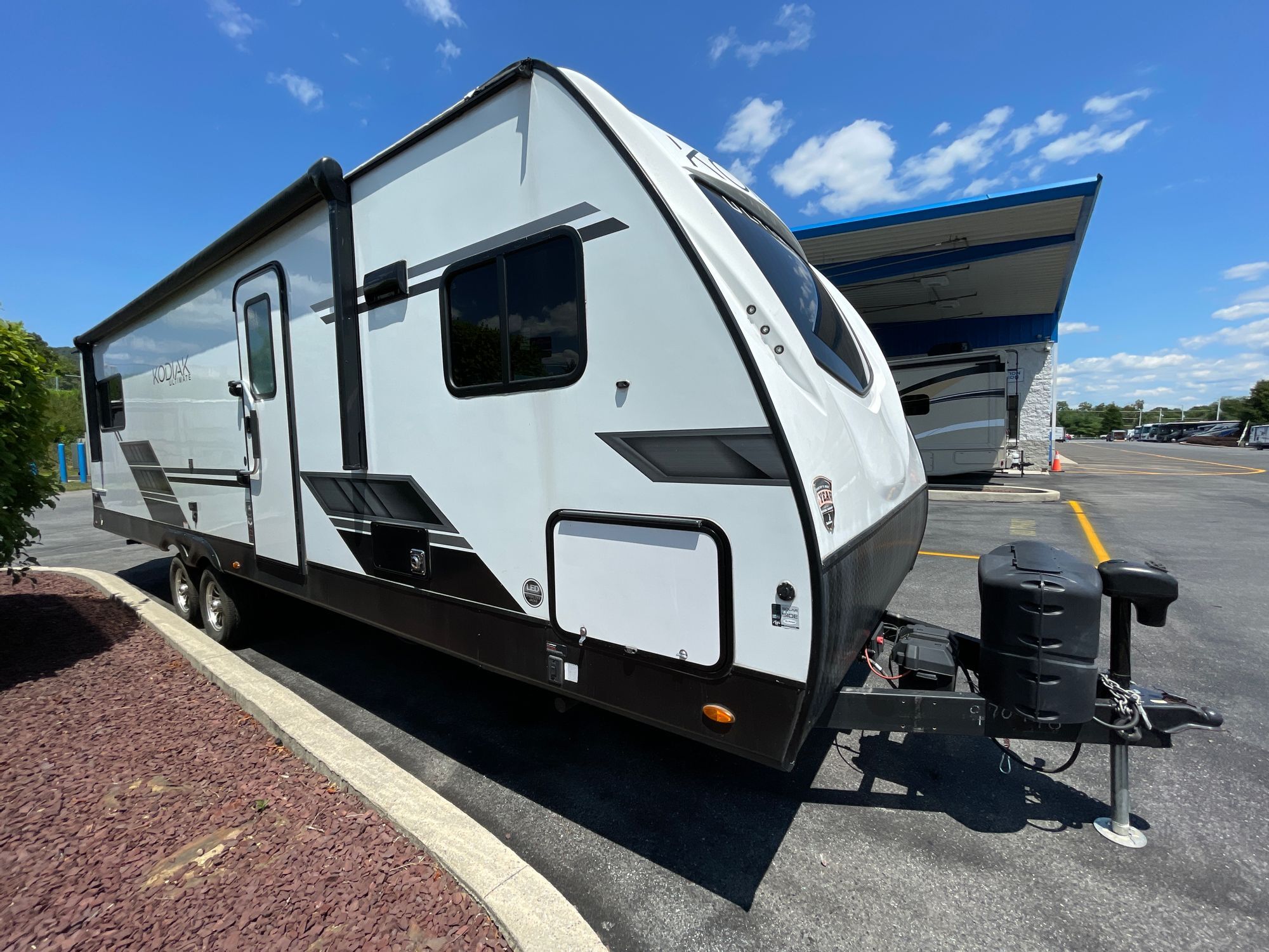 2022 Dutchmen KODIAK ULTIMATE 2921FKDS in hamburg PA