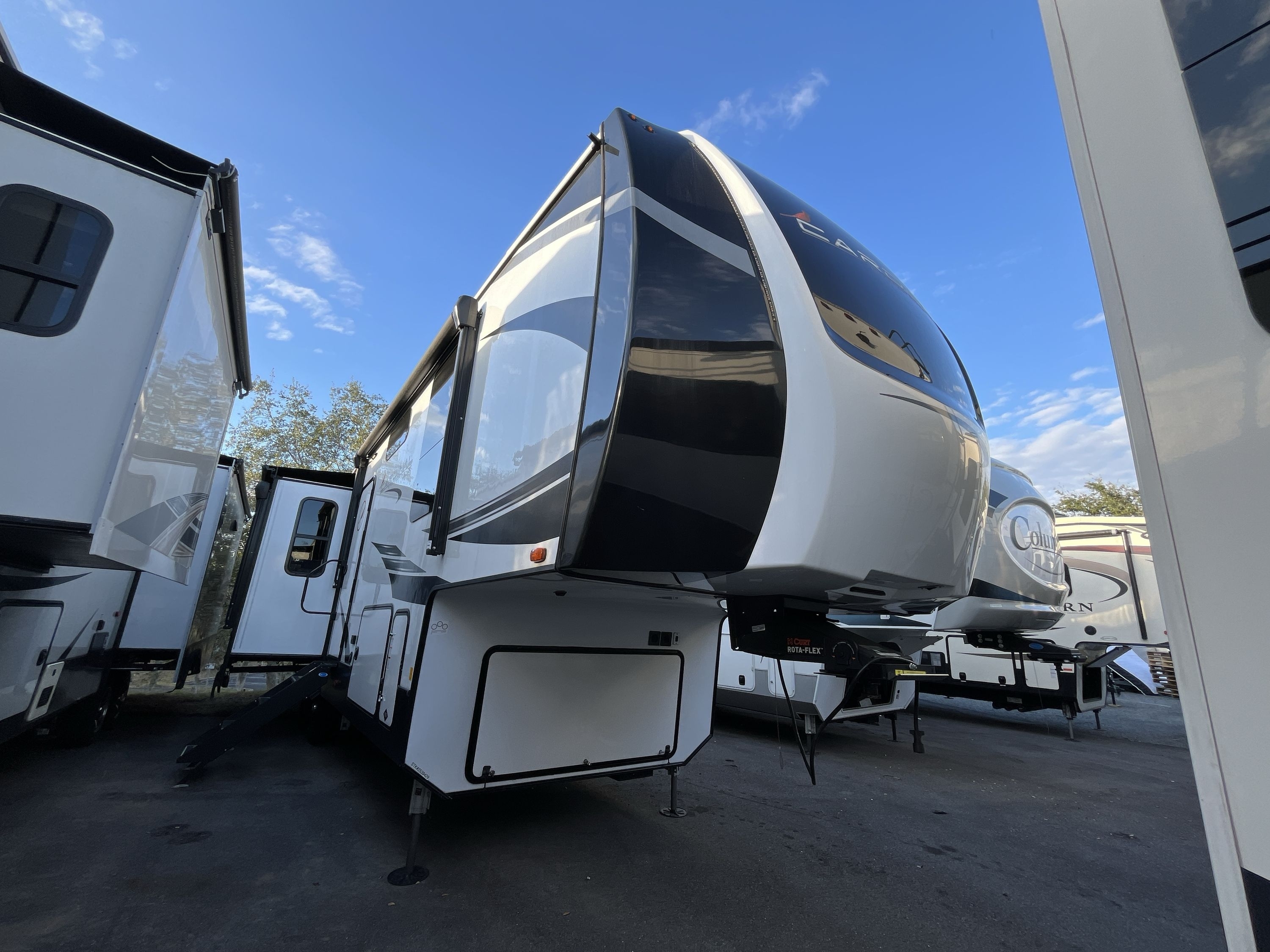 2022 Forest River CARDINAL LUXURY 320RLX in clermont FL