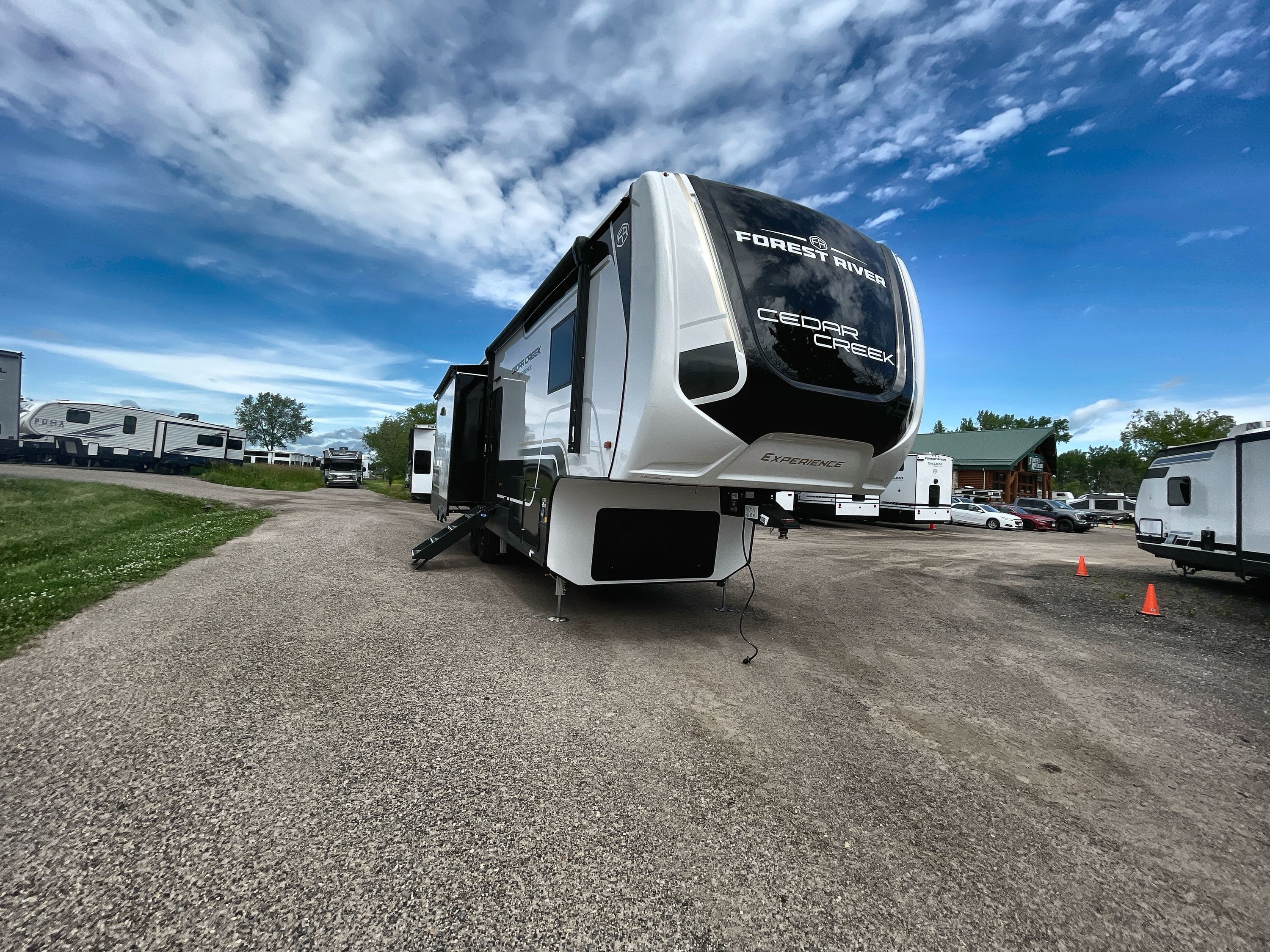 2026 Forest River CEDAR CREEK EXPERIENCE 31RD in hugo MN