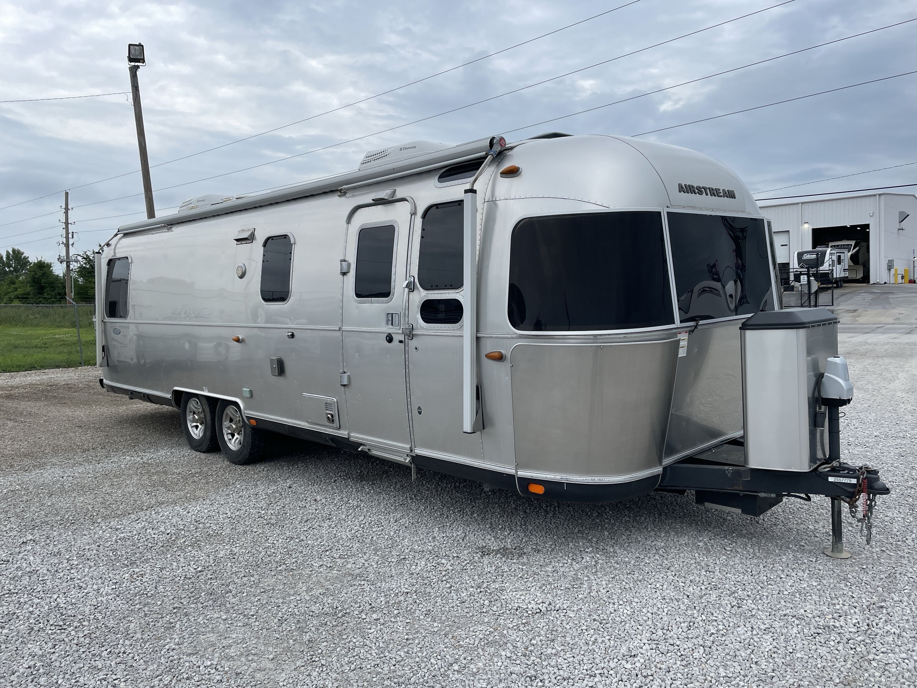 2016 Airstream CLASSIC 30 in grain valley MO