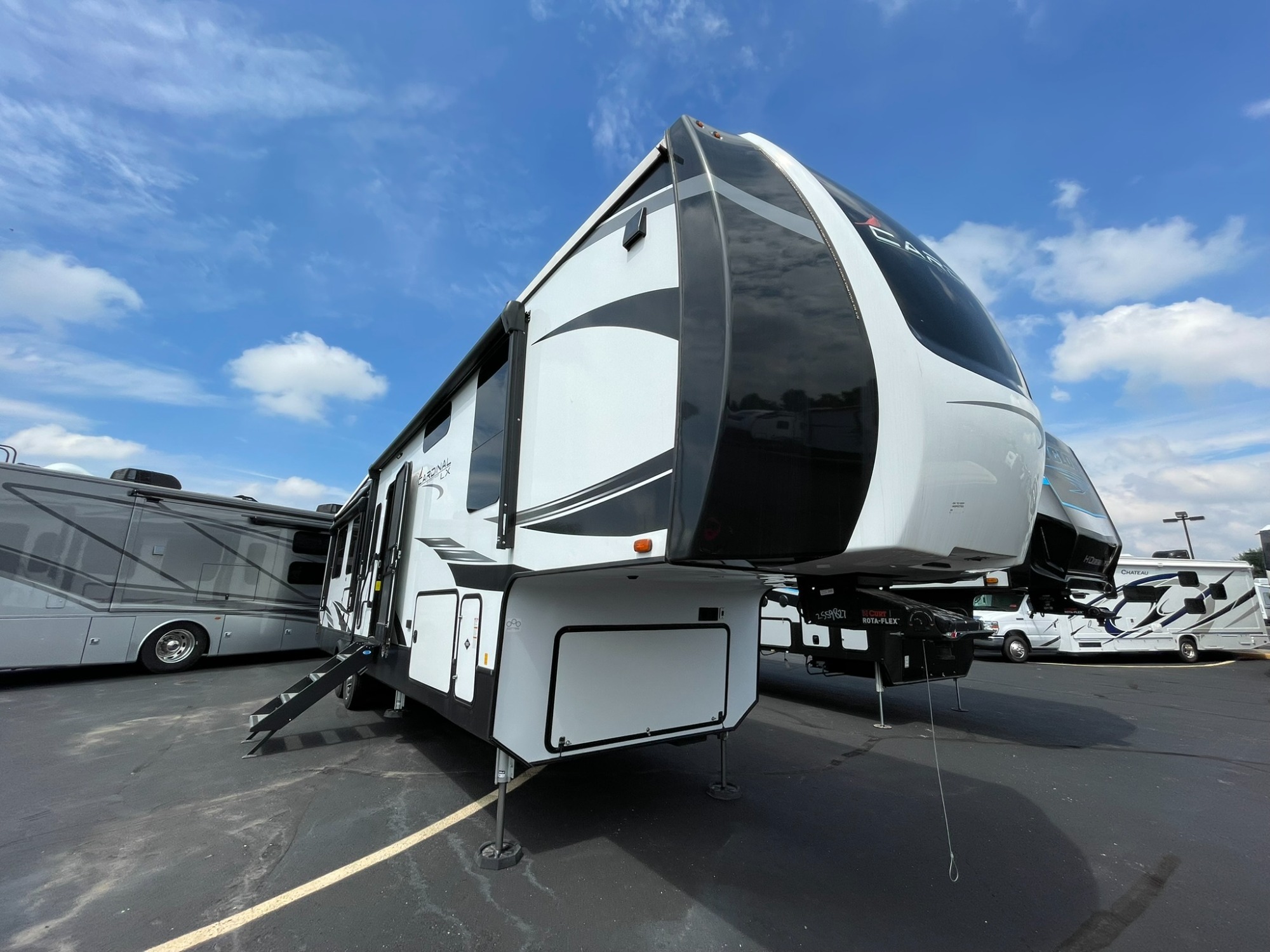 2022 Forest River CARDINAL LUXURY 360RLX in greenwood IN