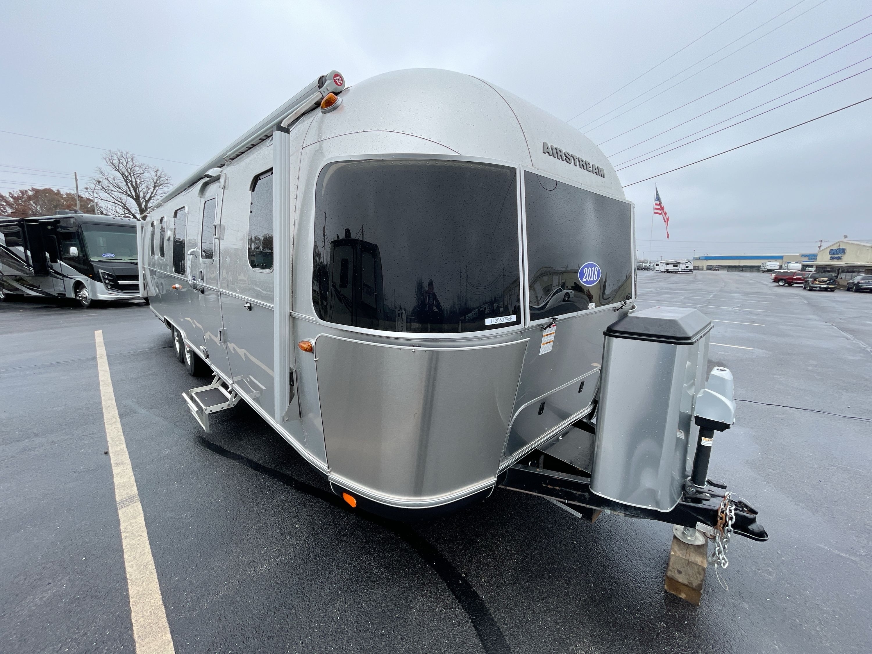 2018 Airstream CLASSIC 33FB QUEEN in richmond IN