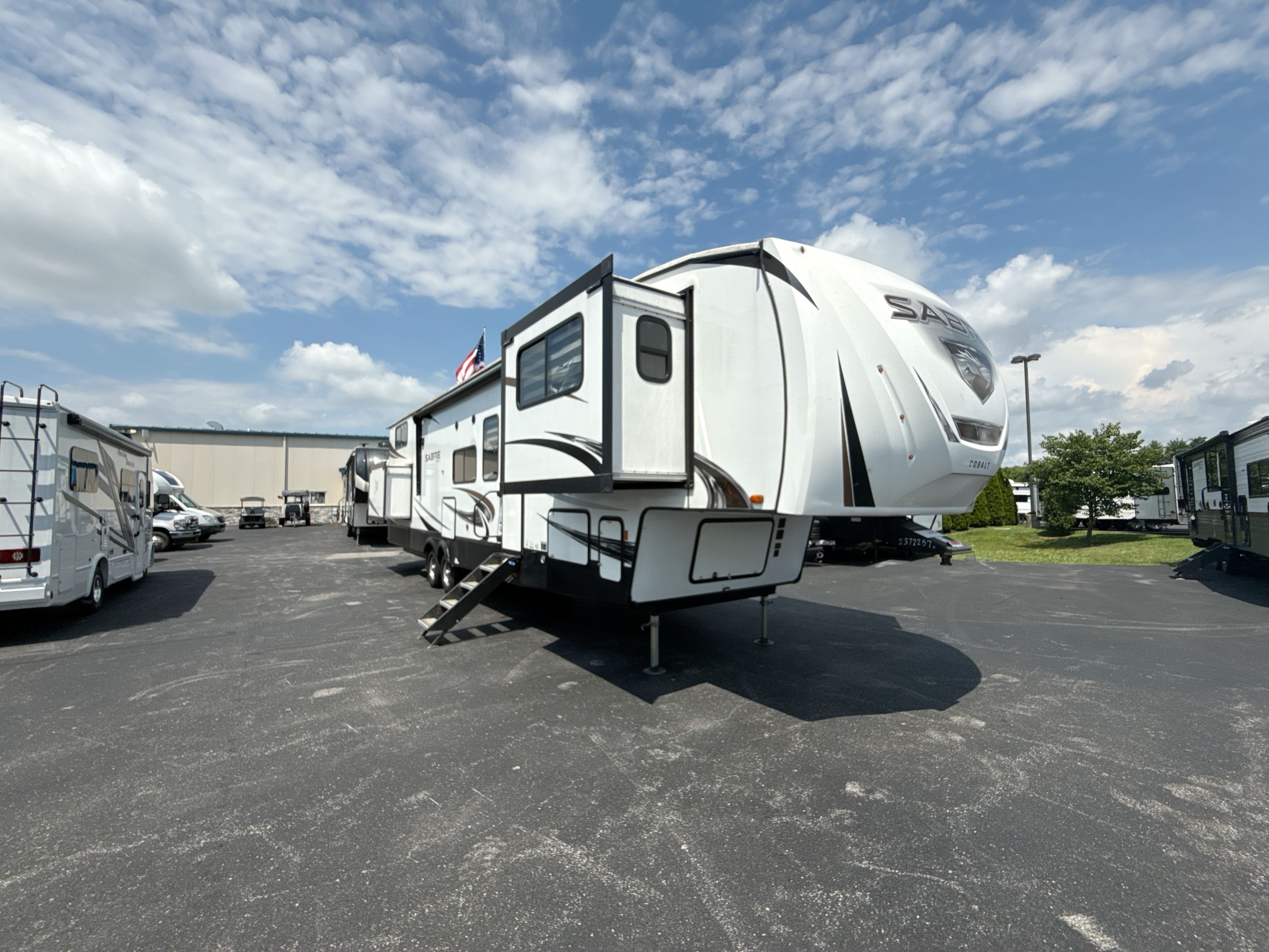 2022 Forest River SABRE 37FLL in richmond IN