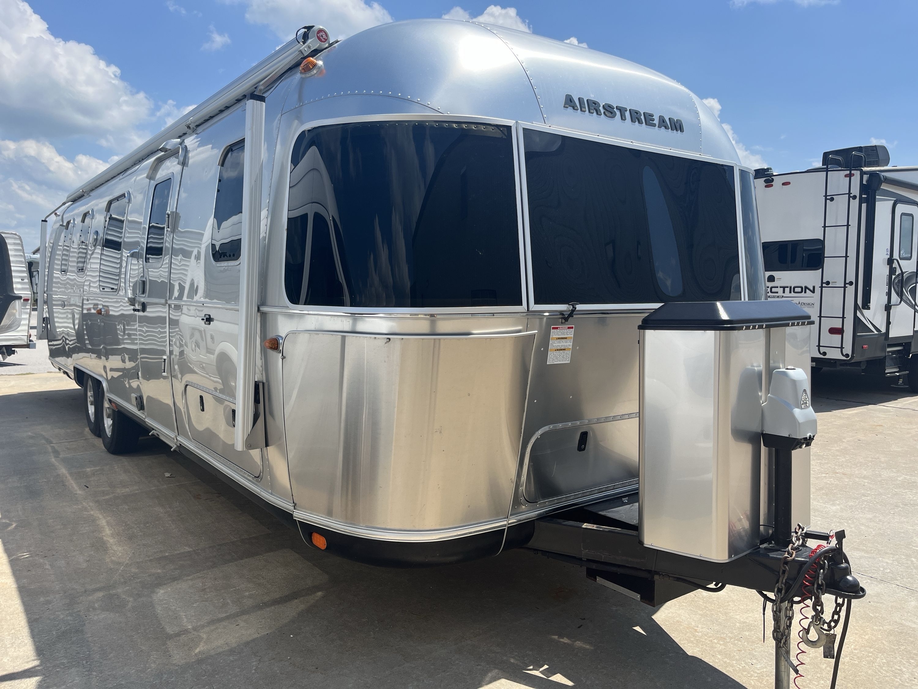 2018 Airstream CLASSIC 33FB TWIN in columbia MO