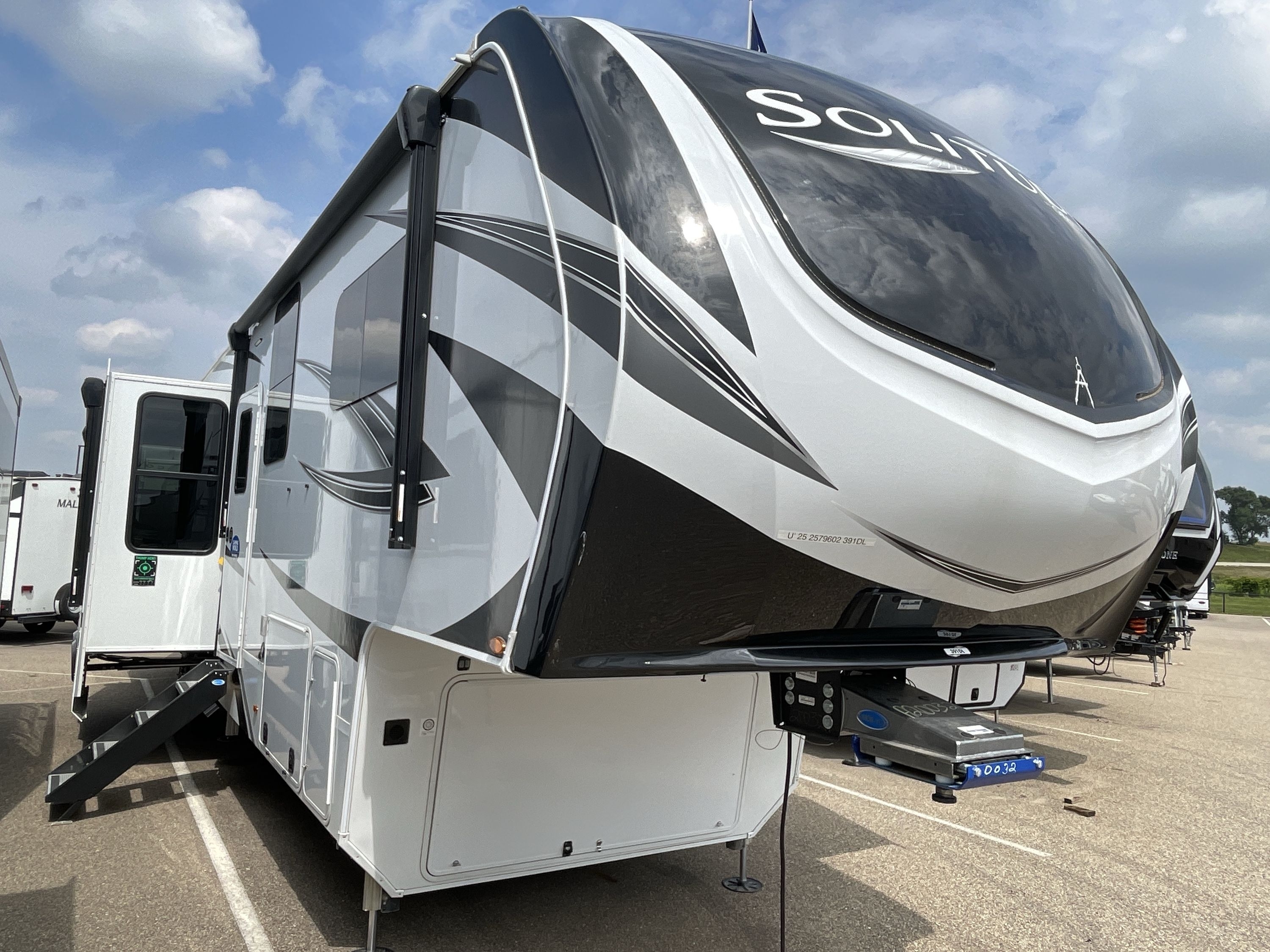 2025 Grand Design SOLITUDE 391DL in oronoco MN