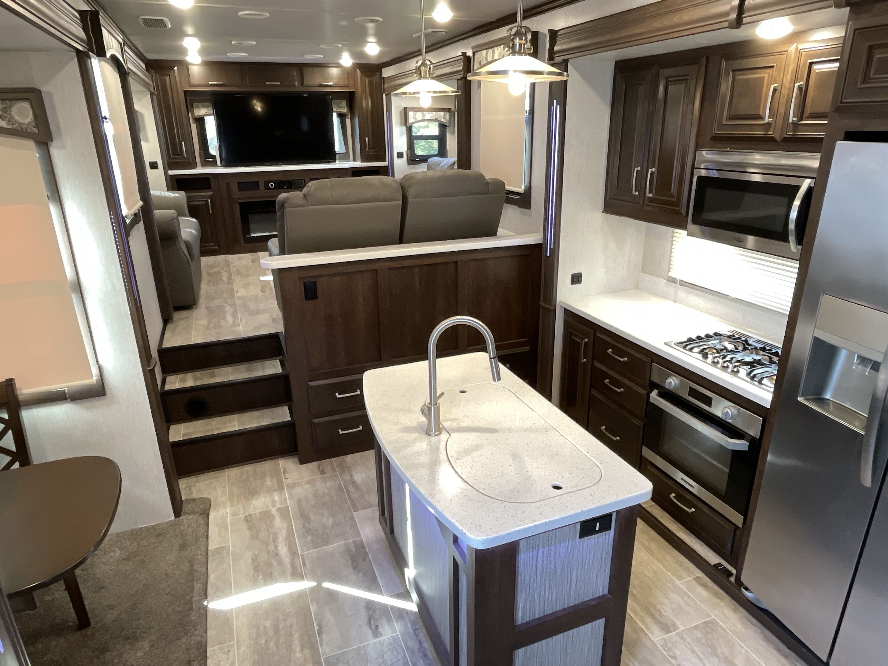 2020 Heartland BIGHORN 3985RRD in apollo PA
