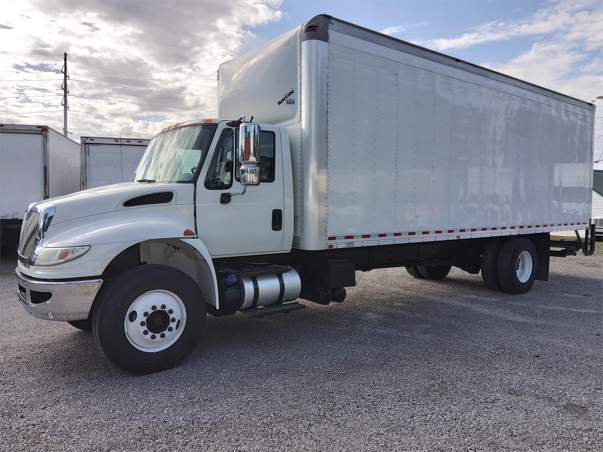 2017 INTERNATIONAL DURASTAR 4300 in Fort Wayne, IN