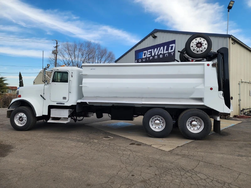 1996 FREIGHTLINER FLD120