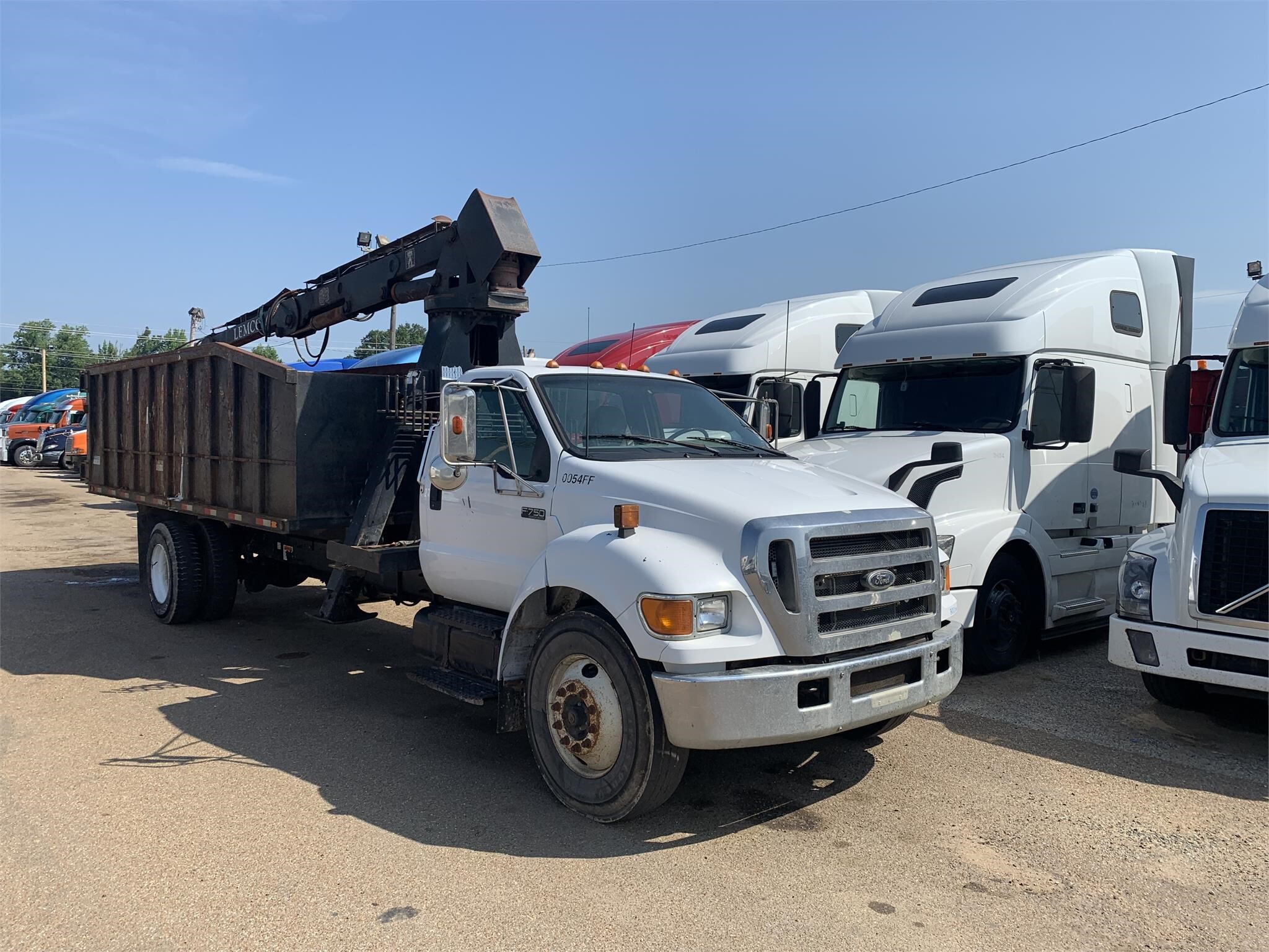 2006 FORD F750 in Covington, TN