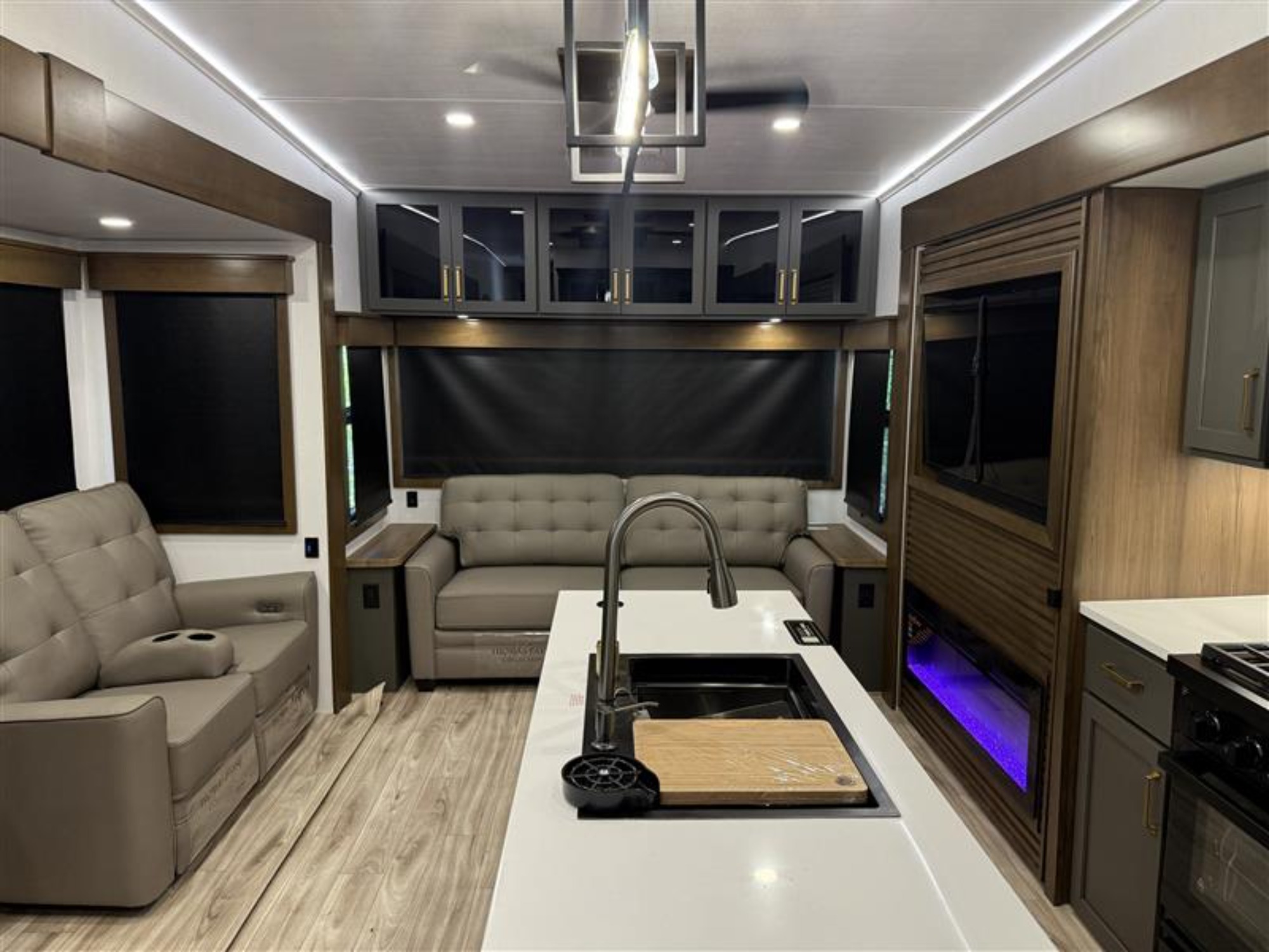 2026 Keystone MONTANA HIGH COUNTRY 290RL in cocoa FL