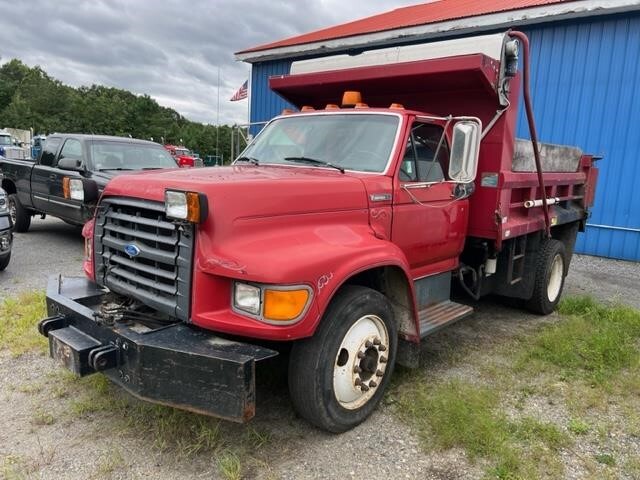 1997 FORD F800 in Westminster, VT