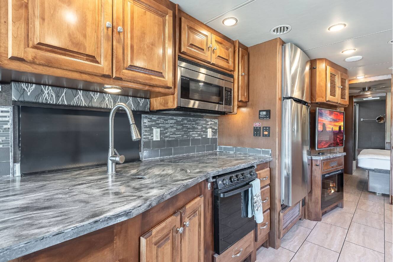 A photo of this 2016 Tiffin ALLEGRO 36LA