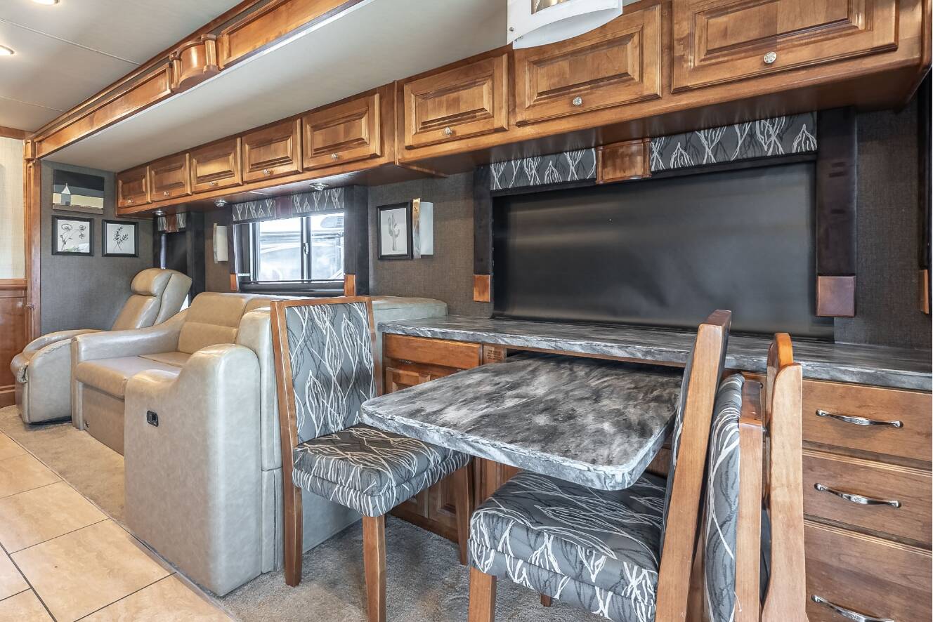 A photo of this 2016 Tiffin ALLEGRO 36LA