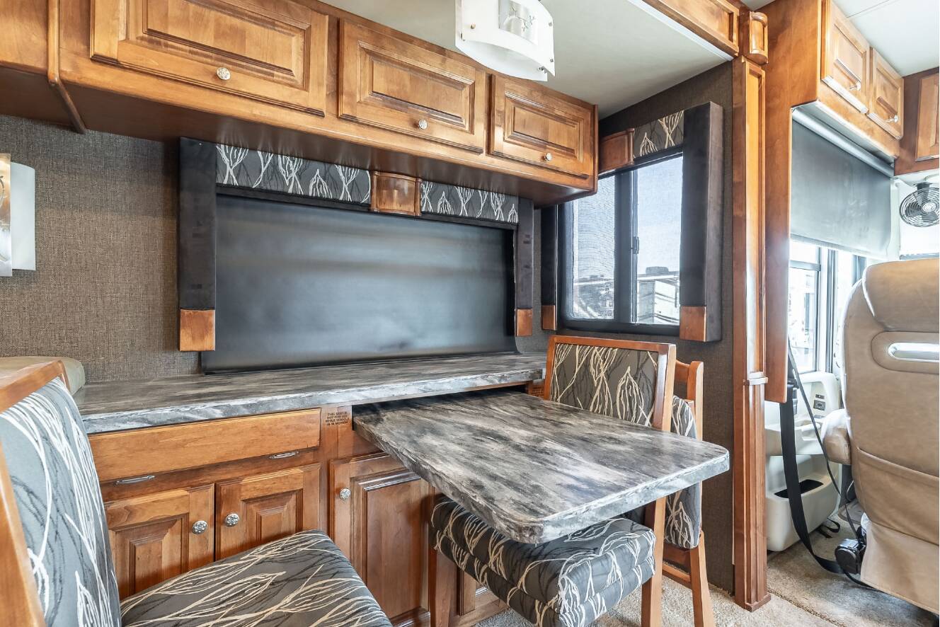 A photo of this 2016 Tiffin ALLEGRO 36LA