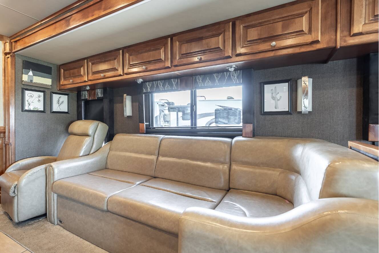 A photo of this 2016 Tiffin ALLEGRO 36LA