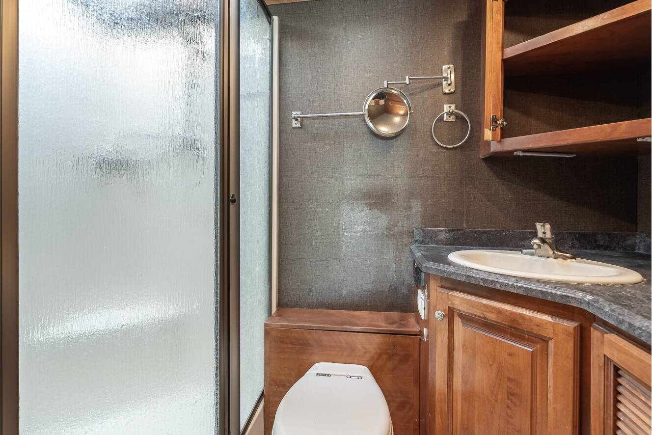 A photo of this 2016 Tiffin ALLEGRO 36LA