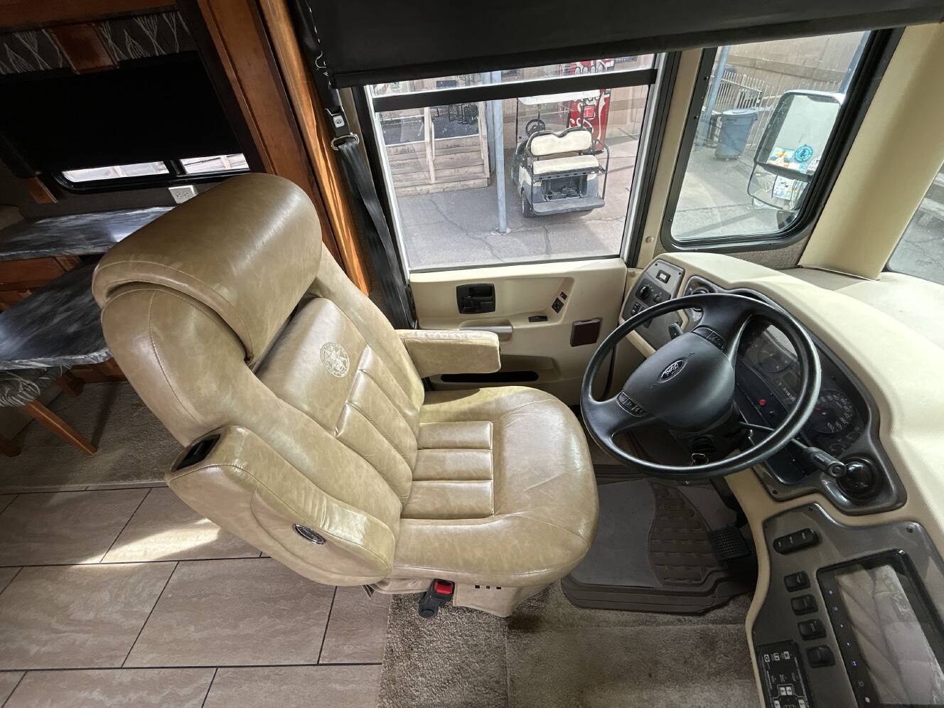 A photo of this 2016 Tiffin ALLEGRO 36LA
