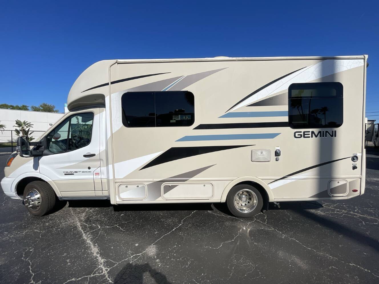 A photo of this 2018 Thor GEMINI 23TR
