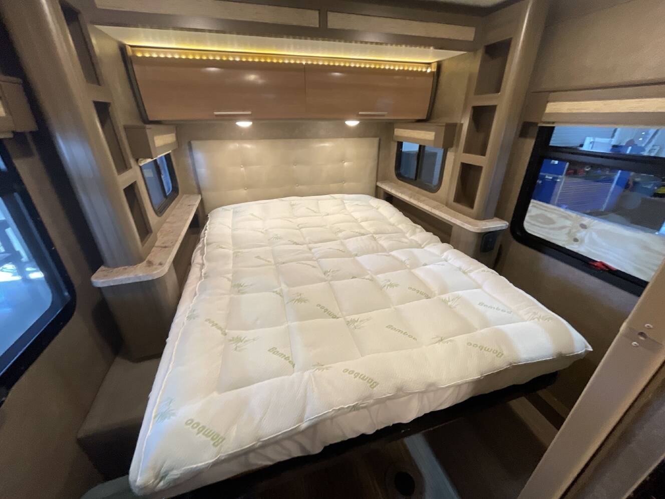 A photo of this 2018 Thor GEMINI 23TR