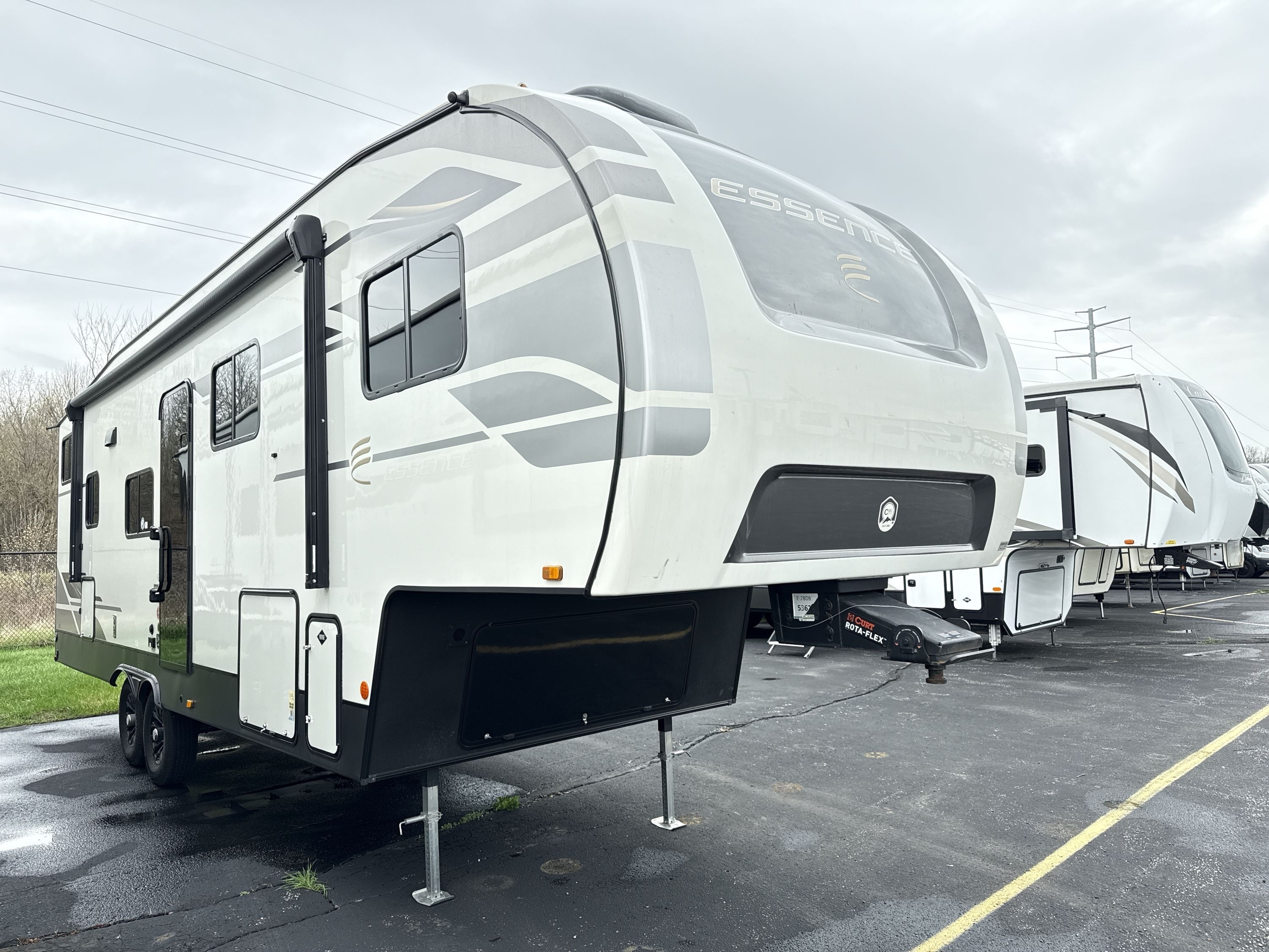 2025 Cruiser Rv ESSENCE 28DB RV