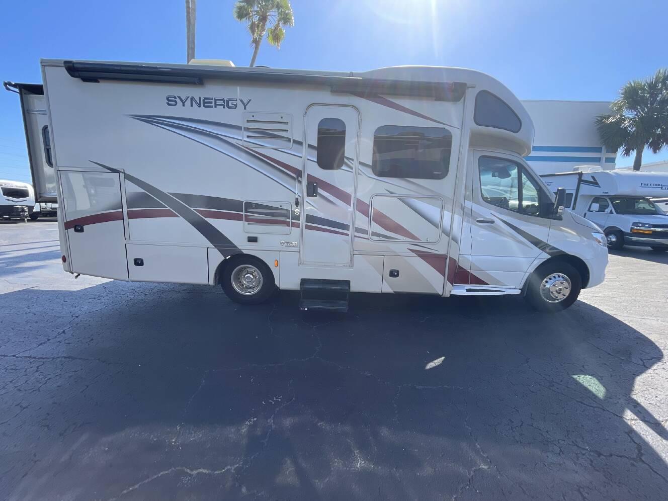 A photo of this 2020 Thor SYNERGY 24SK