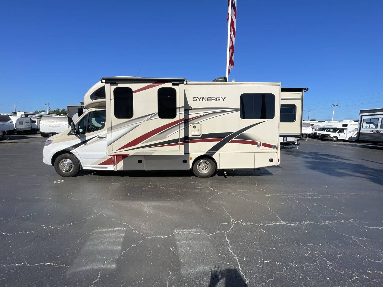 A photo of this 2020 Thor SYNERGY 24SK