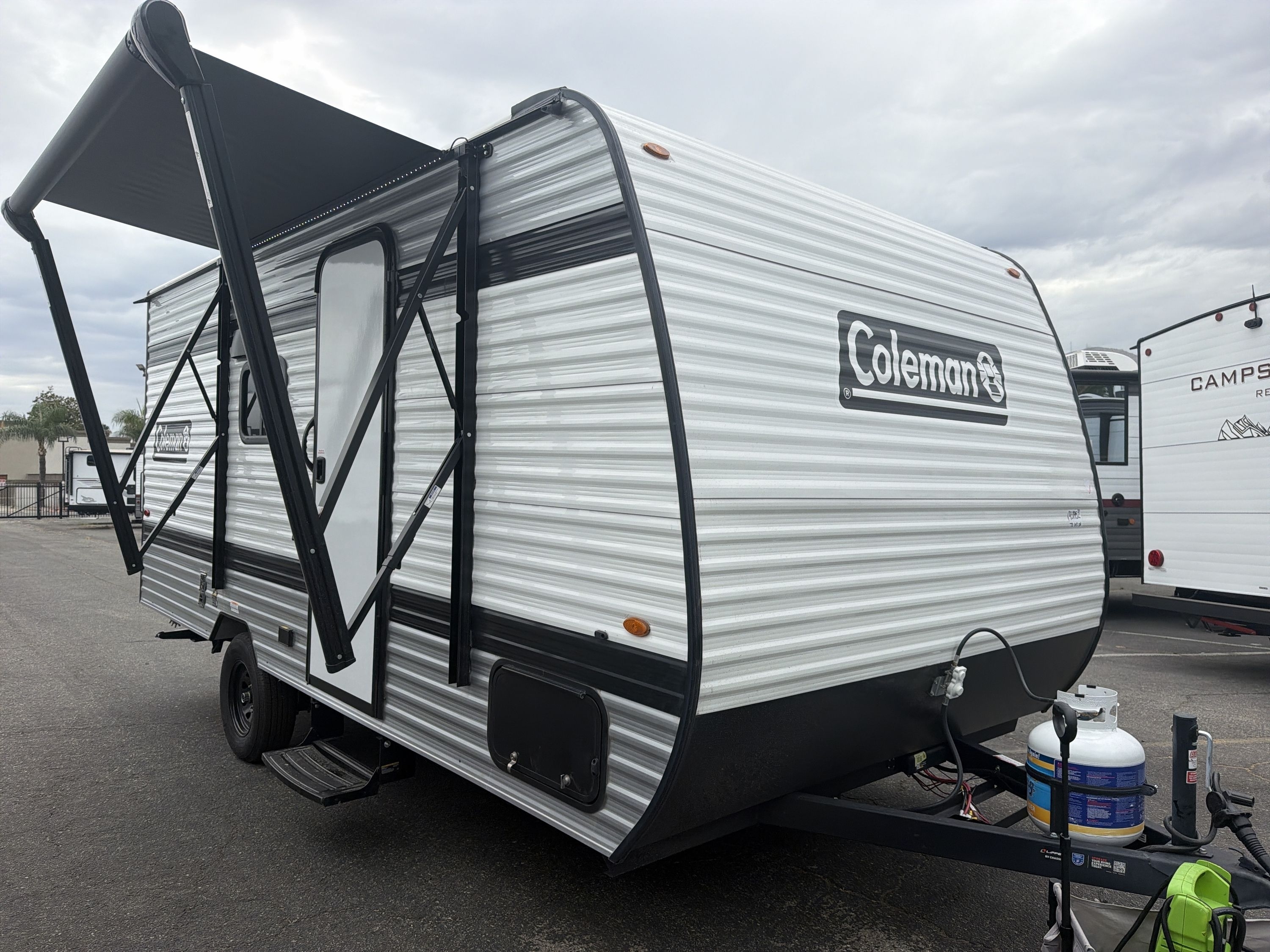 2027 Keystone COLEMAN 17B in colton CA