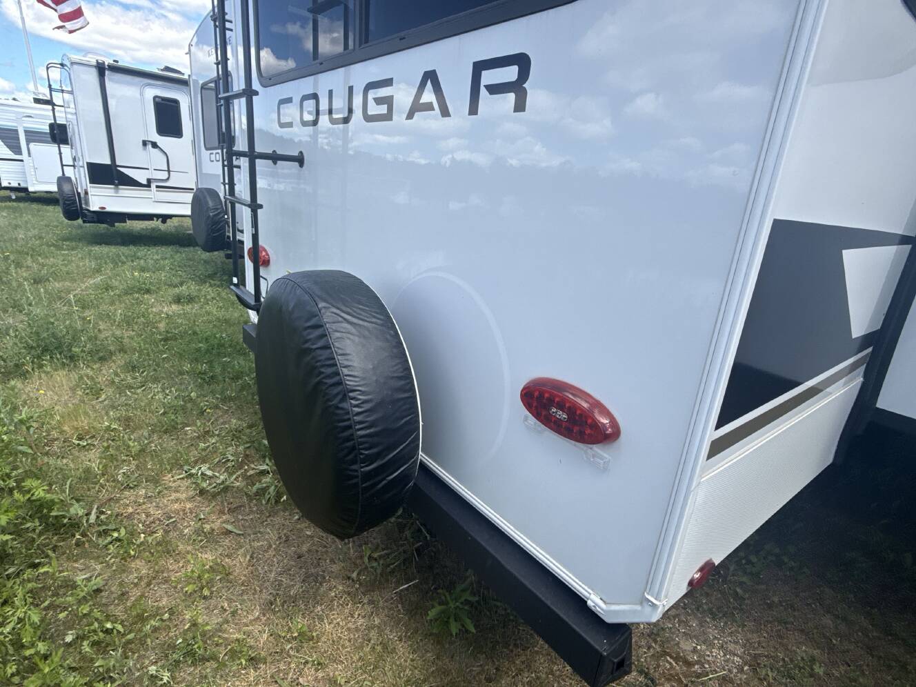 A photo of this 2027 Keystone COUGAR 29RLP
