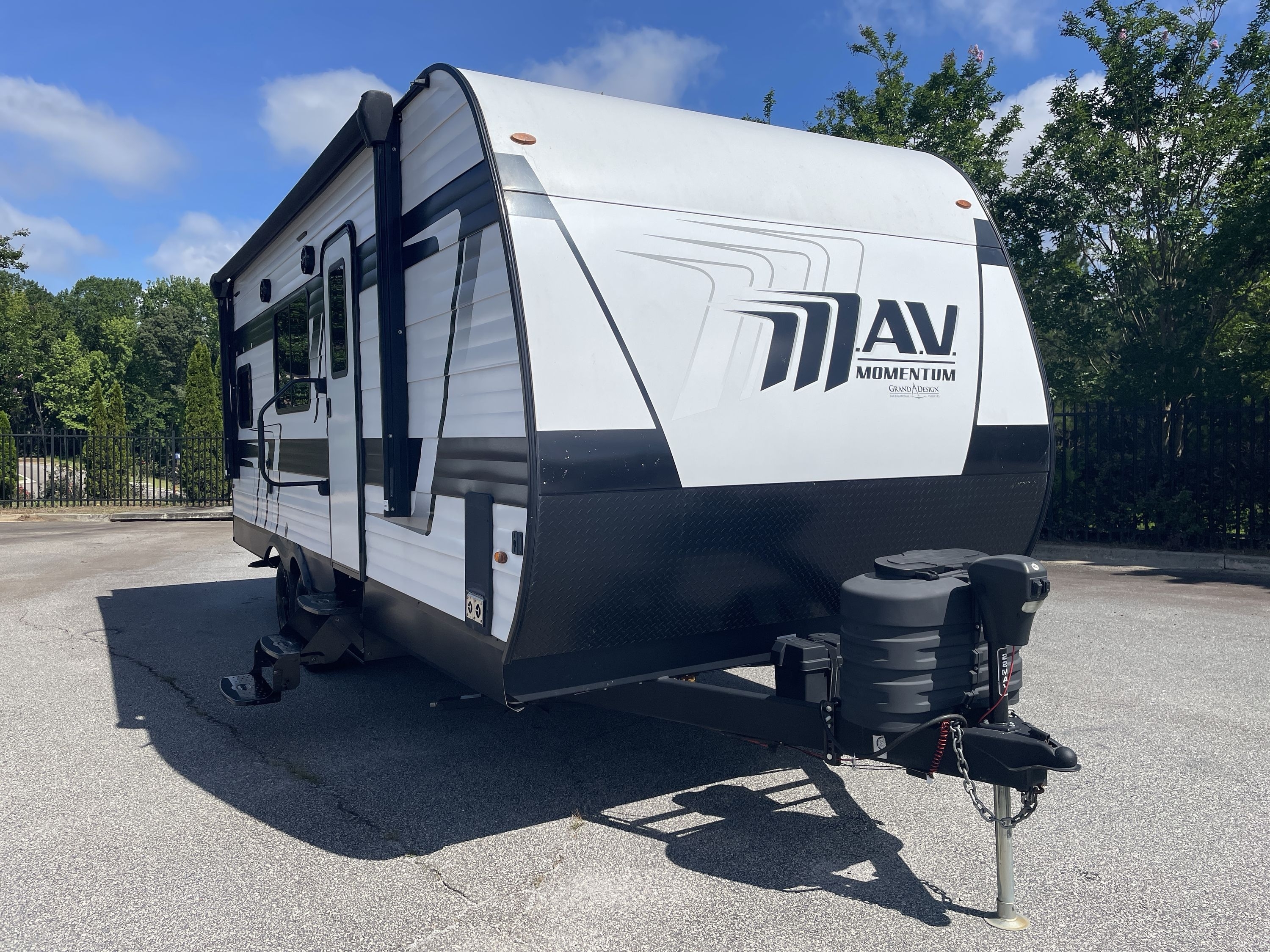 2024 Grand Design MOMENTUM MAV 22MAV Travel Trailer Toy Hauler RV