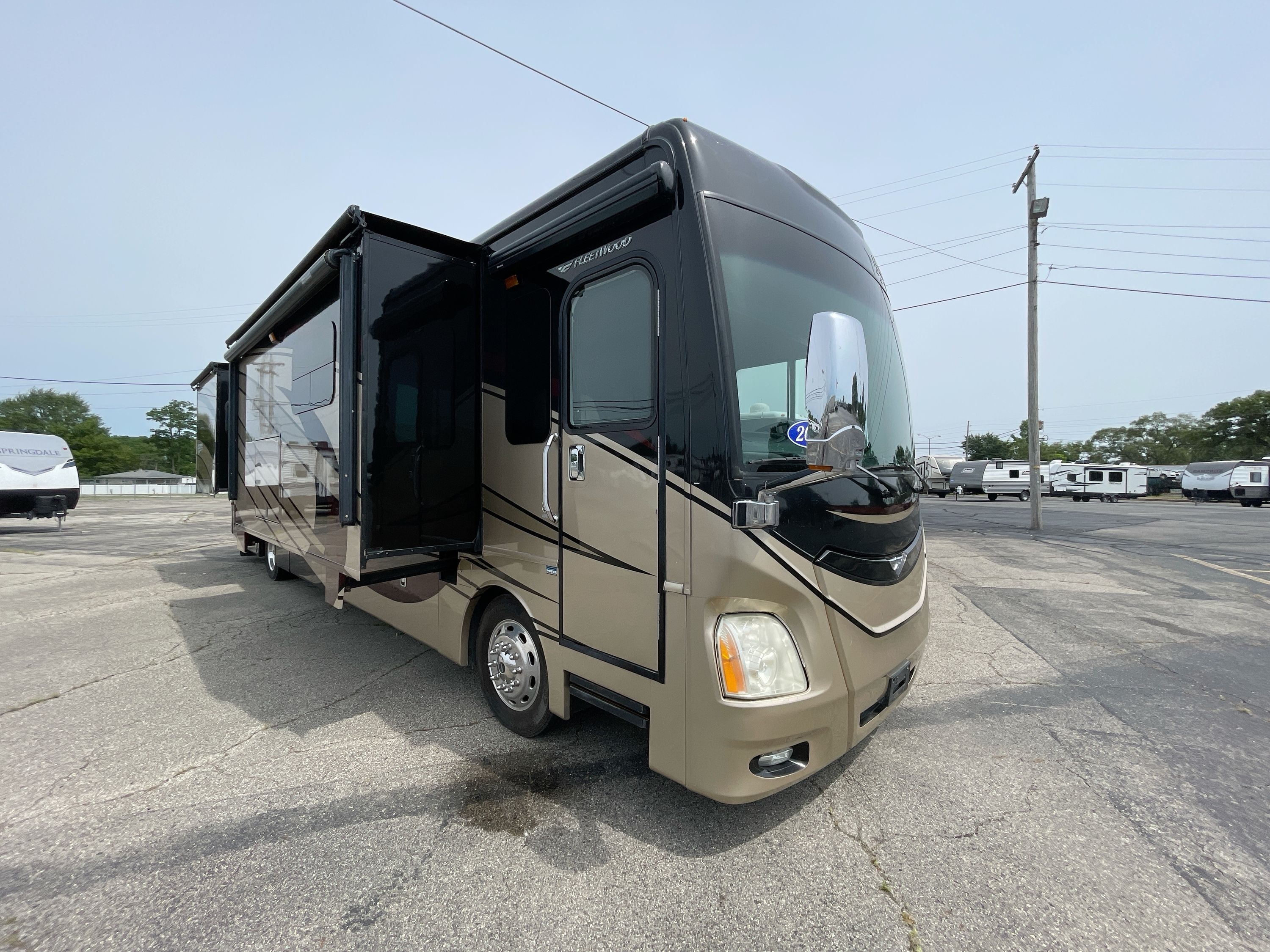 2015 Fleetwood DISCOVERY 40E in richmond IN