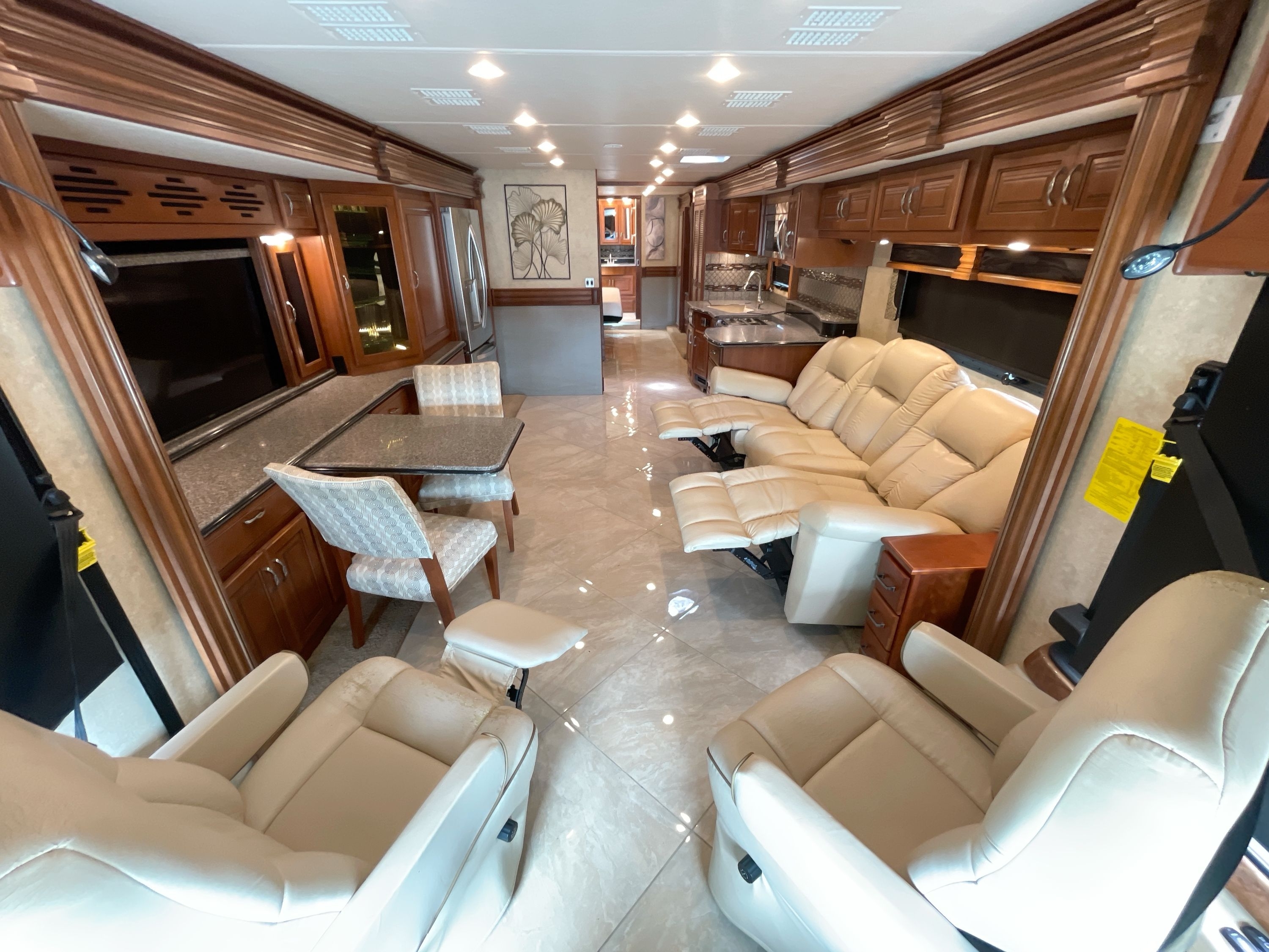 2015 Fleetwood DISCOVERY 40E in richmond IN