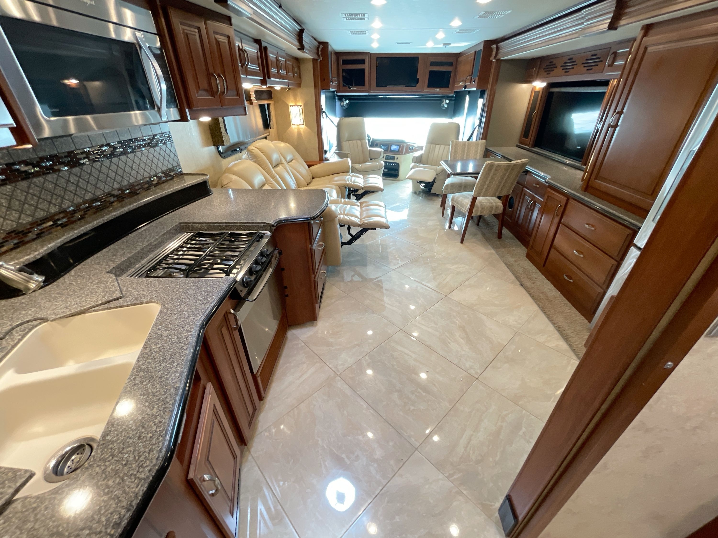 2015 Fleetwood DISCOVERY 40E in richmond IN
