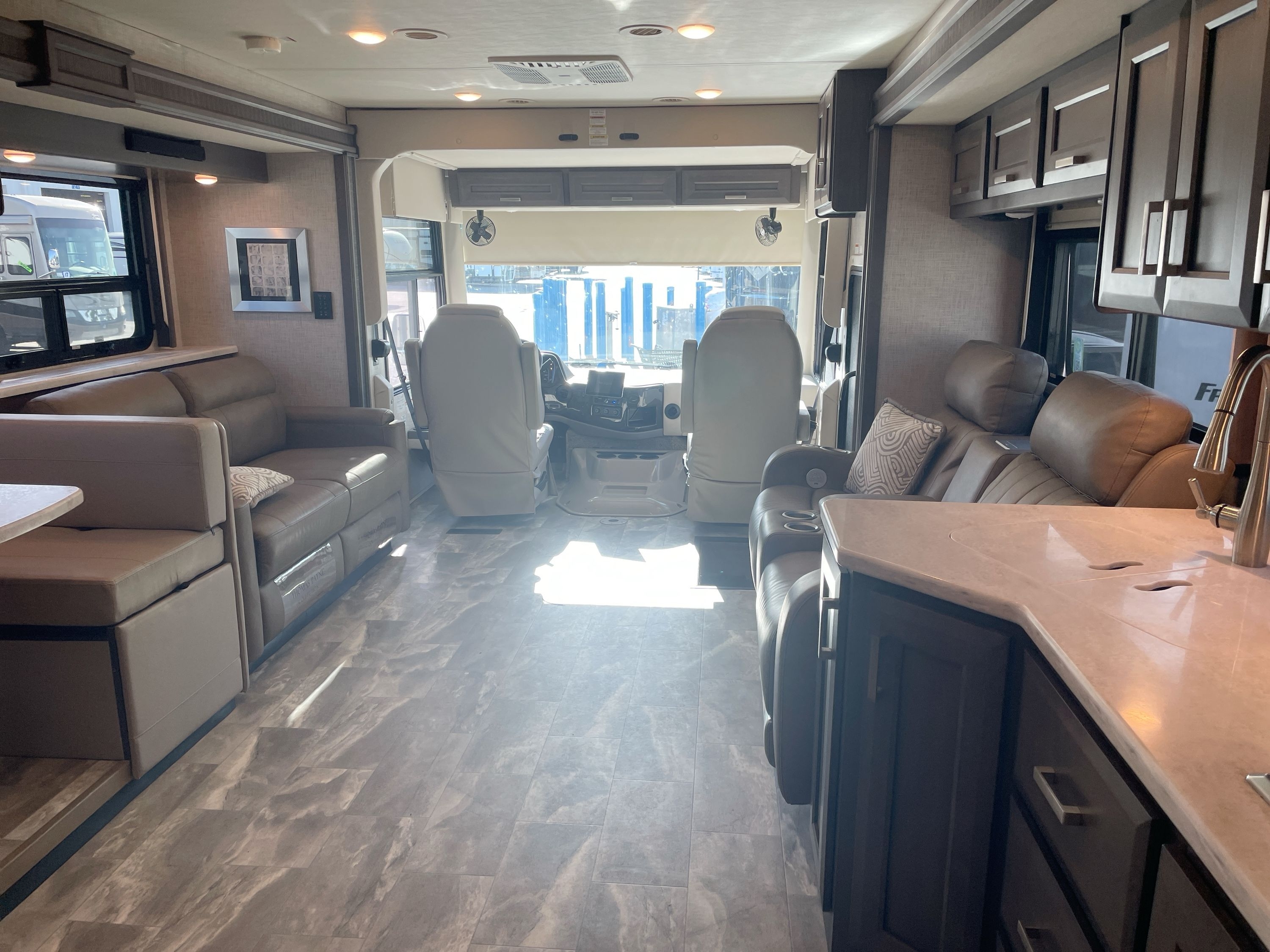 2023 Thor CHALLENGER 35MQ in dover FL