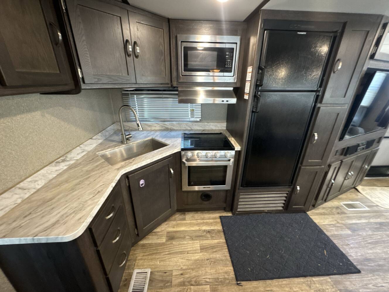 A photo of this 2019 Keystone OUTBACK ULTRA-LITE 299URL