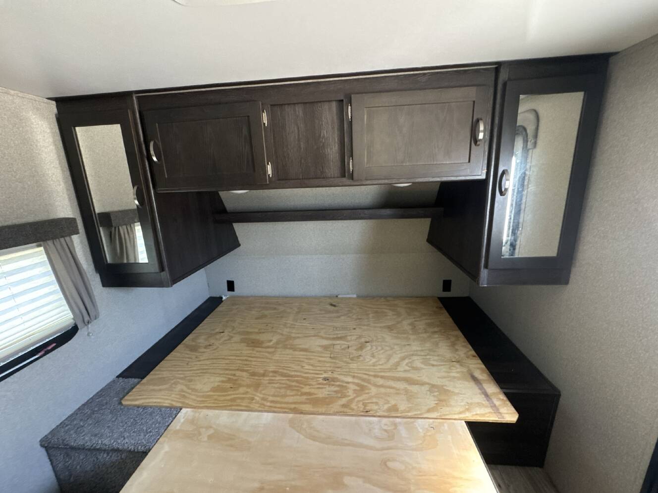 A photo of this 2019 Keystone OUTBACK ULTRA-LITE 299URL