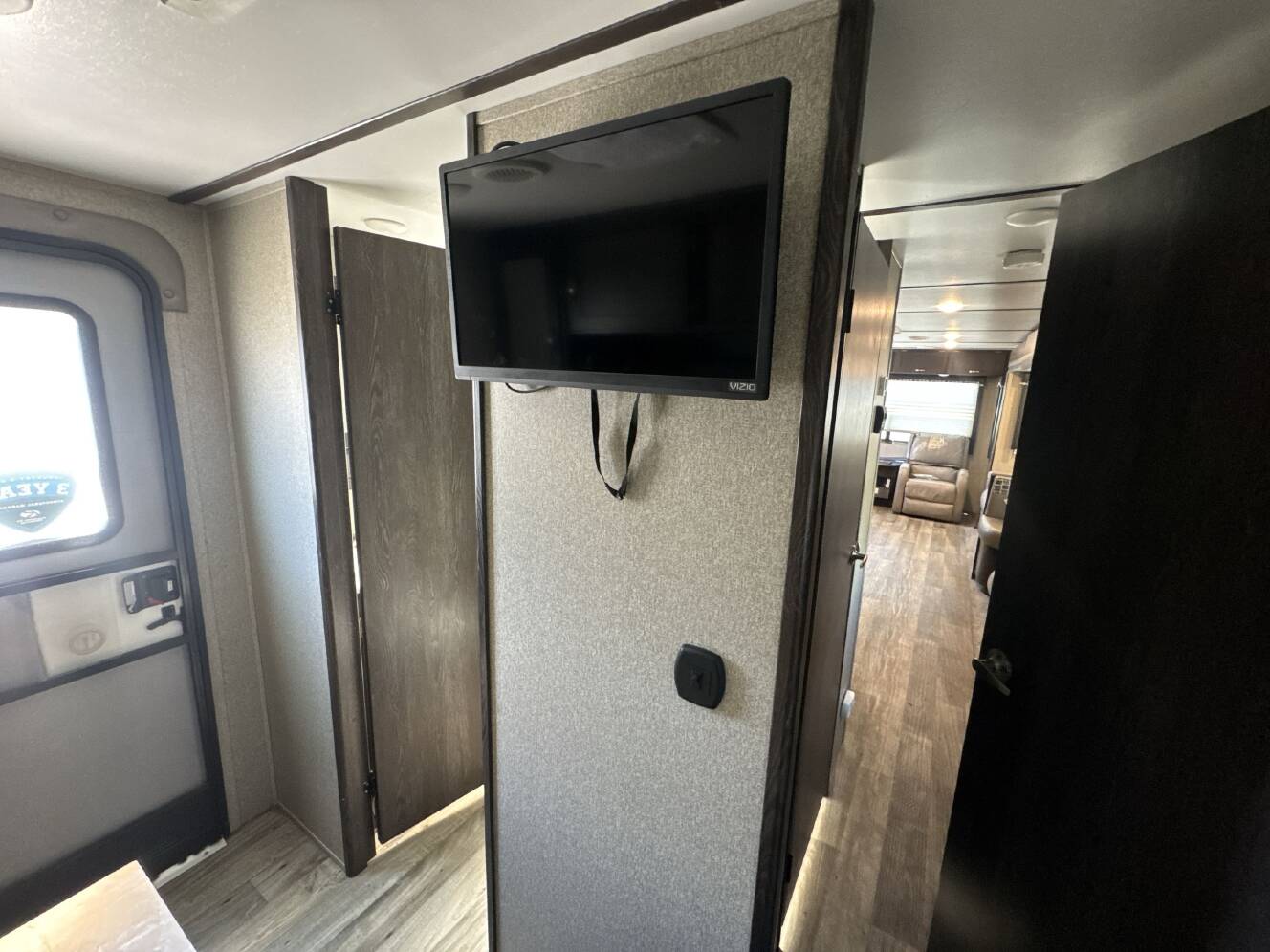 A photo of this 2019 Keystone OUTBACK ULTRA-LITE 299URL