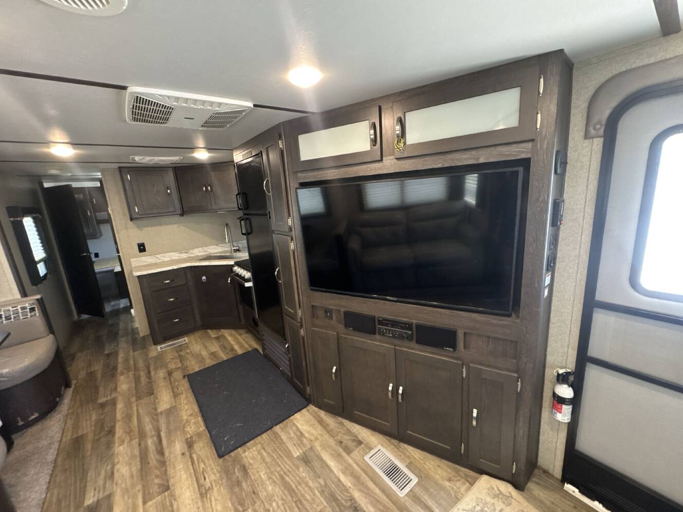 A photo of this 2019 Keystone OUTBACK ULTRA-LITE 299URL