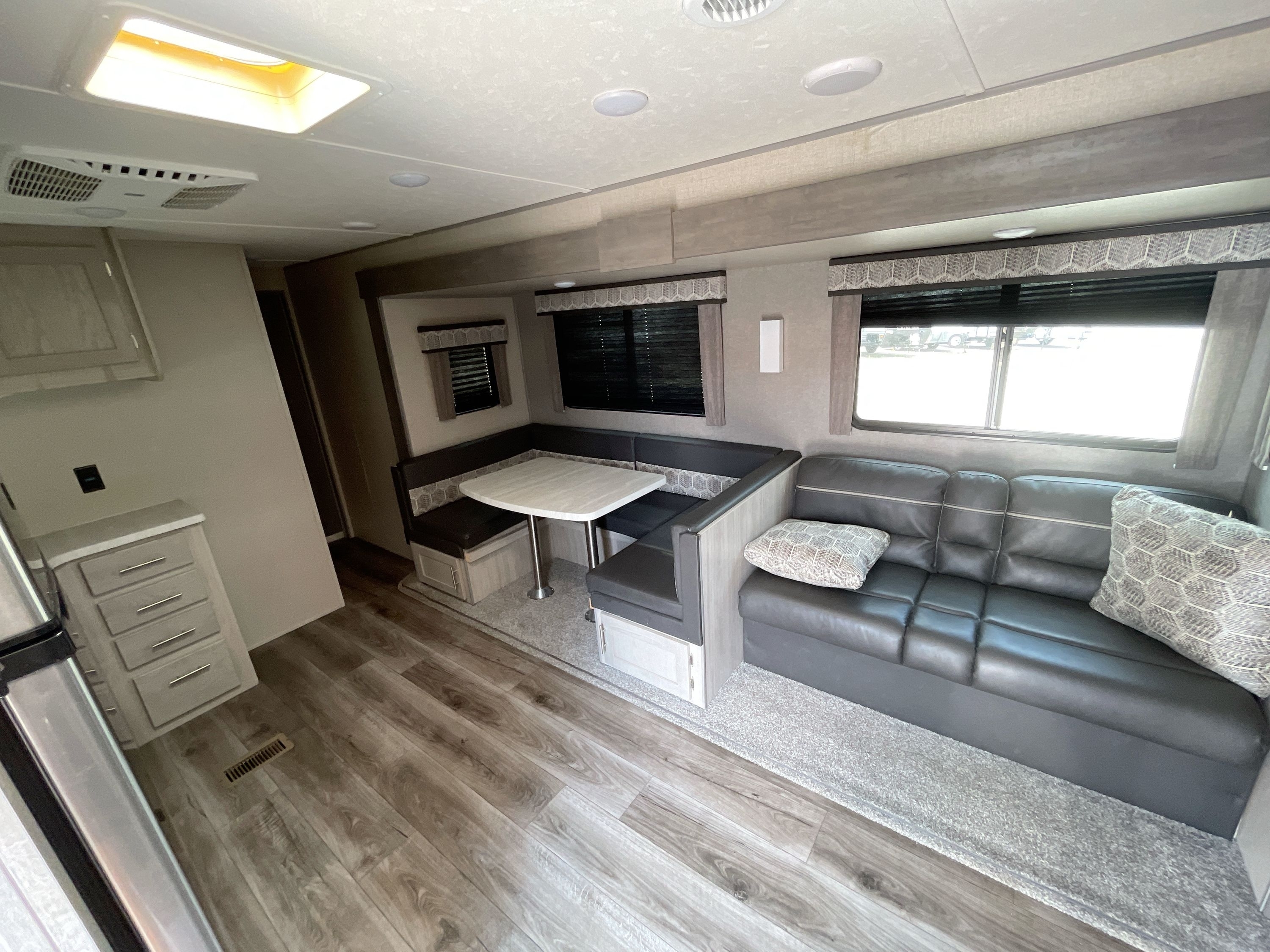 2022 Coachmen CATALINA LEGACY 303QBCK in braidwood IL