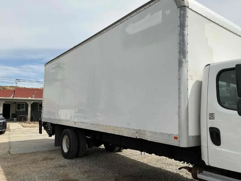 2018 FREIGHTLINER BUSINESS CLASS M2 106