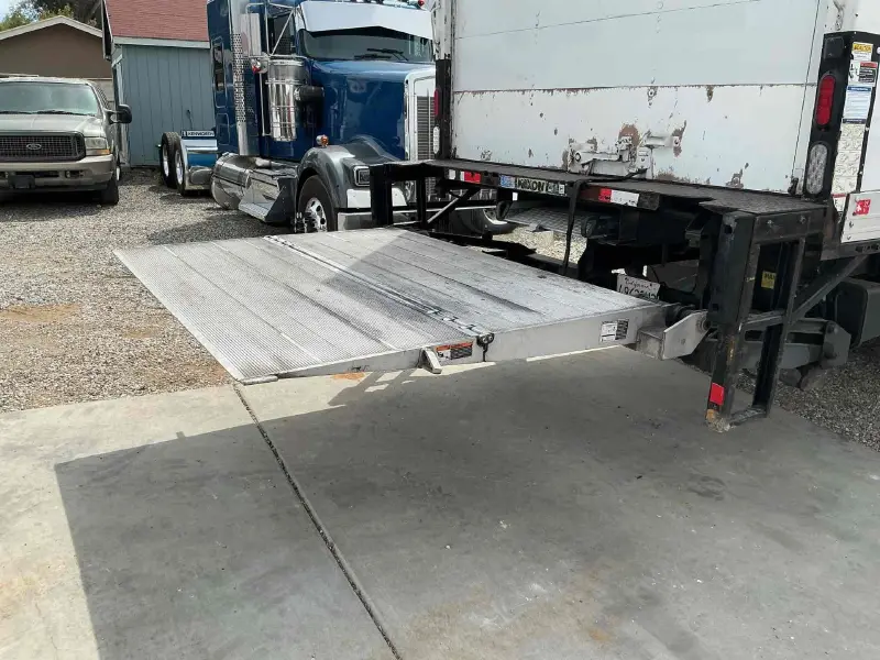 2018 FREIGHTLINER BUSINESS CLASS M2 106