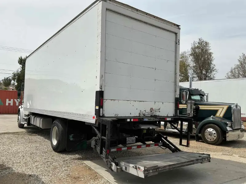 2018 FREIGHTLINER BUSINESS CLASS M2 106