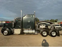 2005 KENWORTH W900B