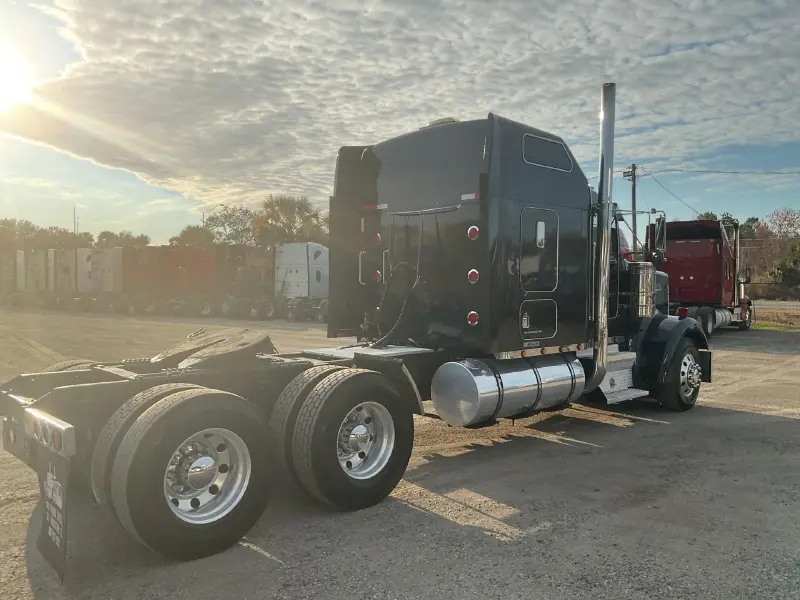 2005 KENWORTH W900B