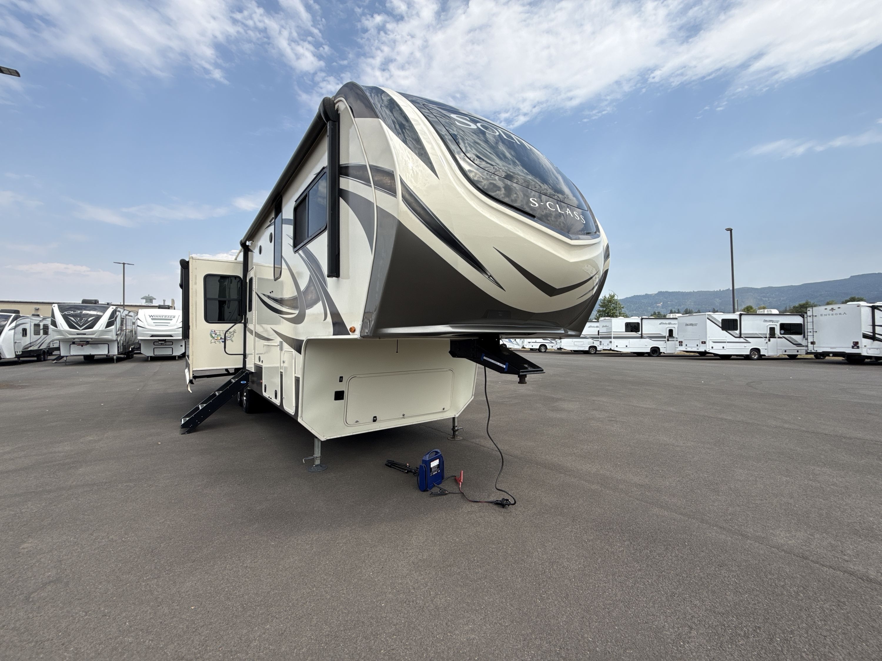 2021 Grand Design SOLITUDE S-CLASS 2930RL in coburg OR