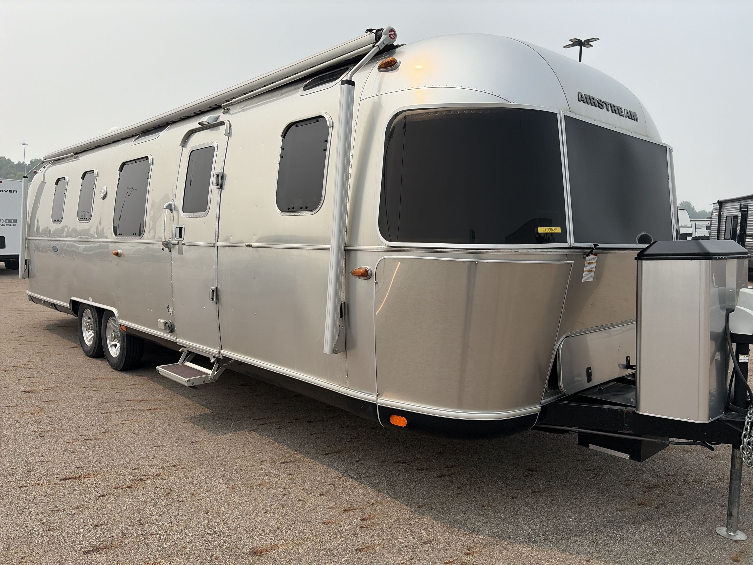 2018 Airstream CLASSIC 33FB QUEEN in sunbury OH