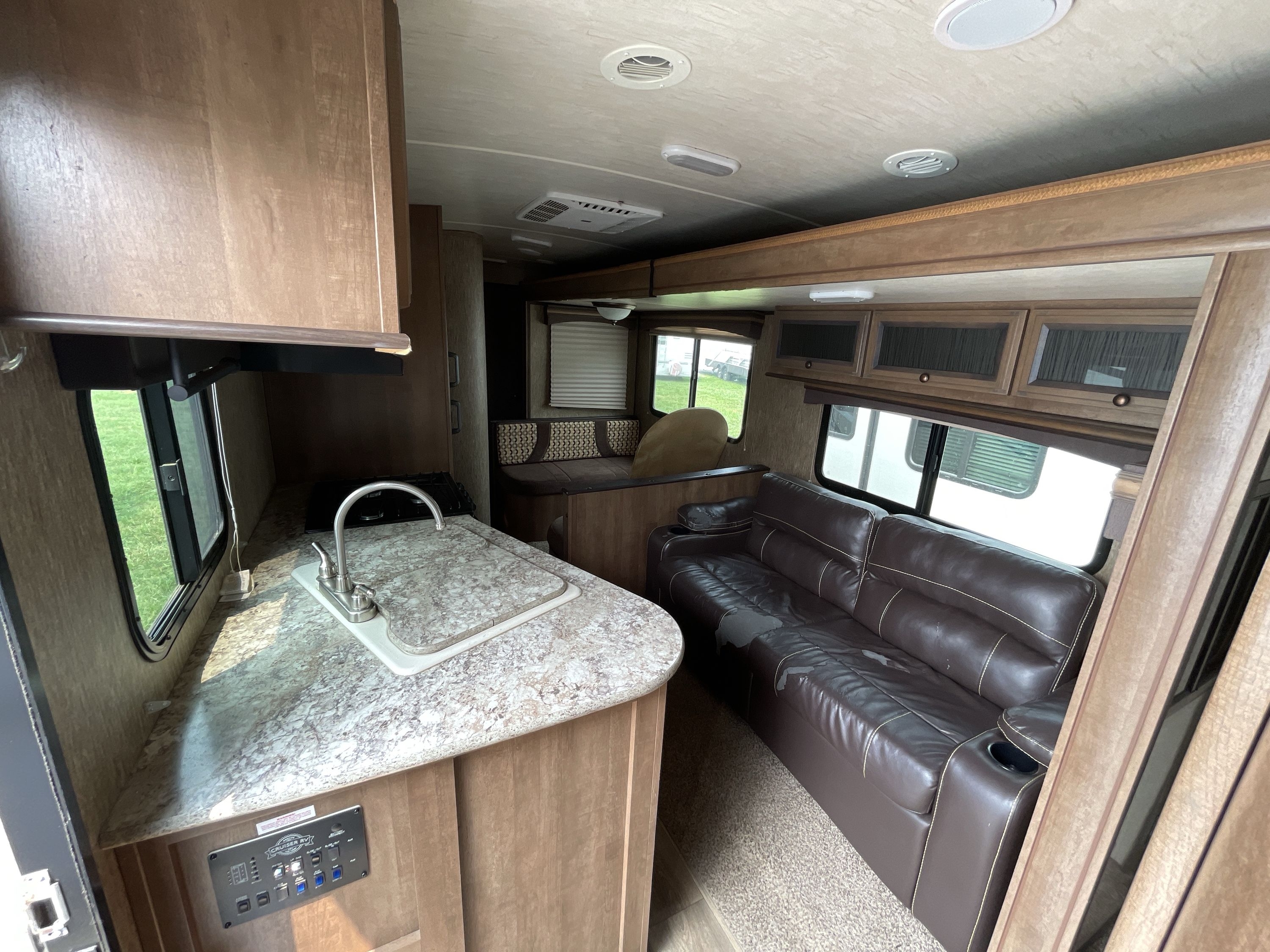 2017 Cruiser Rv SHADOW CRUISER 280QBS in thornburg VA